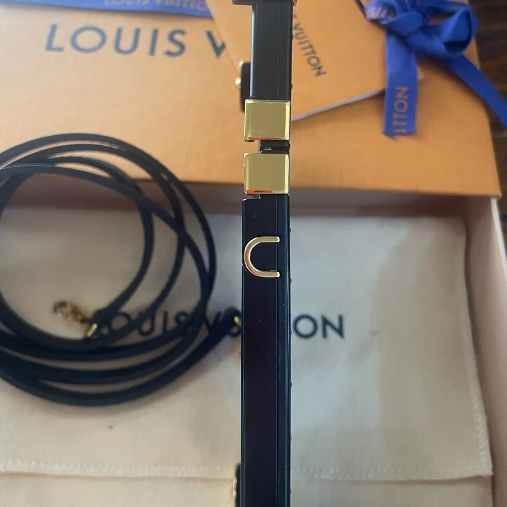 BRAND NEW LOUIS VUITTON EYE TRUNK WITH STRAP IPHONE X/XS.
